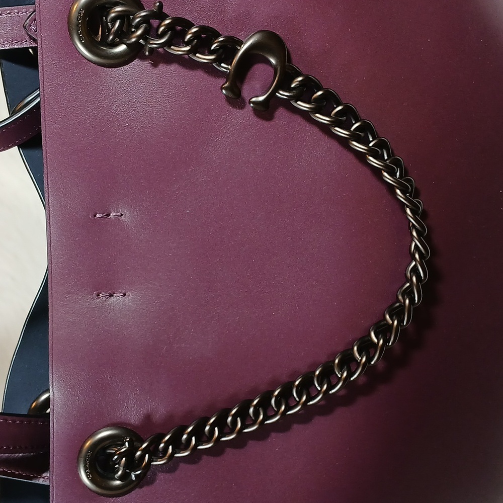 Coach Signature Chain Central Boysenberry/ Dark purple  Tote - Picture 6 of 9